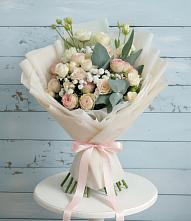 Букет цветов из:  Розы и Лизиантусы в Губастово