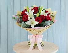 Букет цветов из:  Лилии и Розы #REPLACE_PRED# Губастово