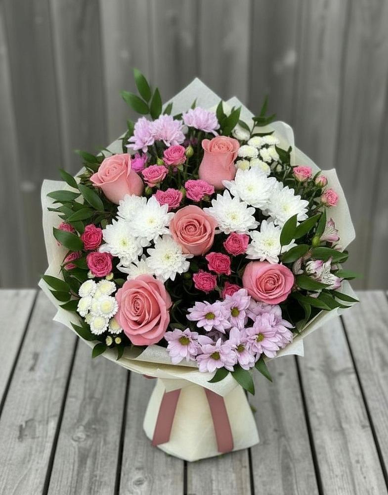 Букет цветов из: Альстромерии, Гвоздики, Розы и Хризантемы в Губастово