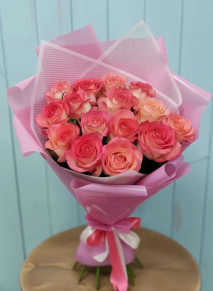 Букет 15 Розовых роз Равель в Губастово