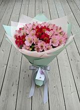 Букет цветов из:  Альстромерии #REPLACE_PRED# Губастово