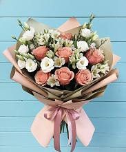 Букет цветов из:  Розы, Альстромерии и Лизиантусы в Губастово