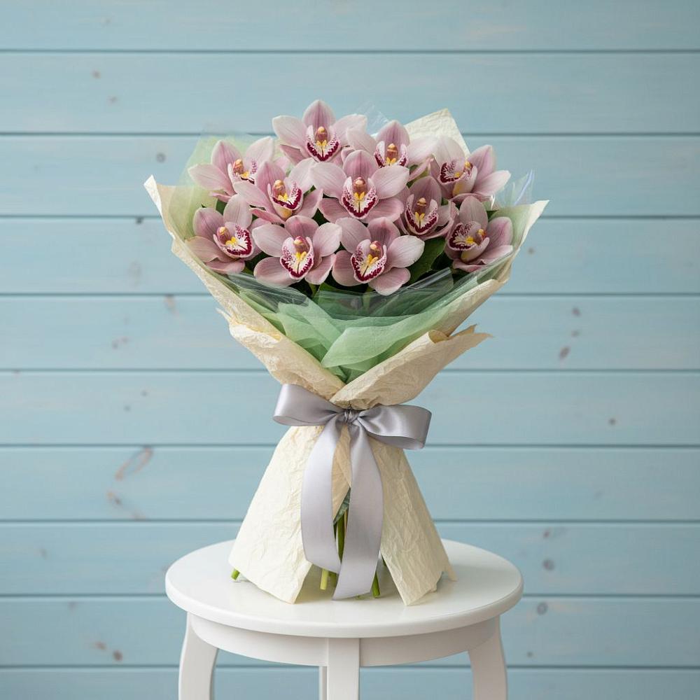 Букет цветов из: Орхидеи и Розы в Губастово