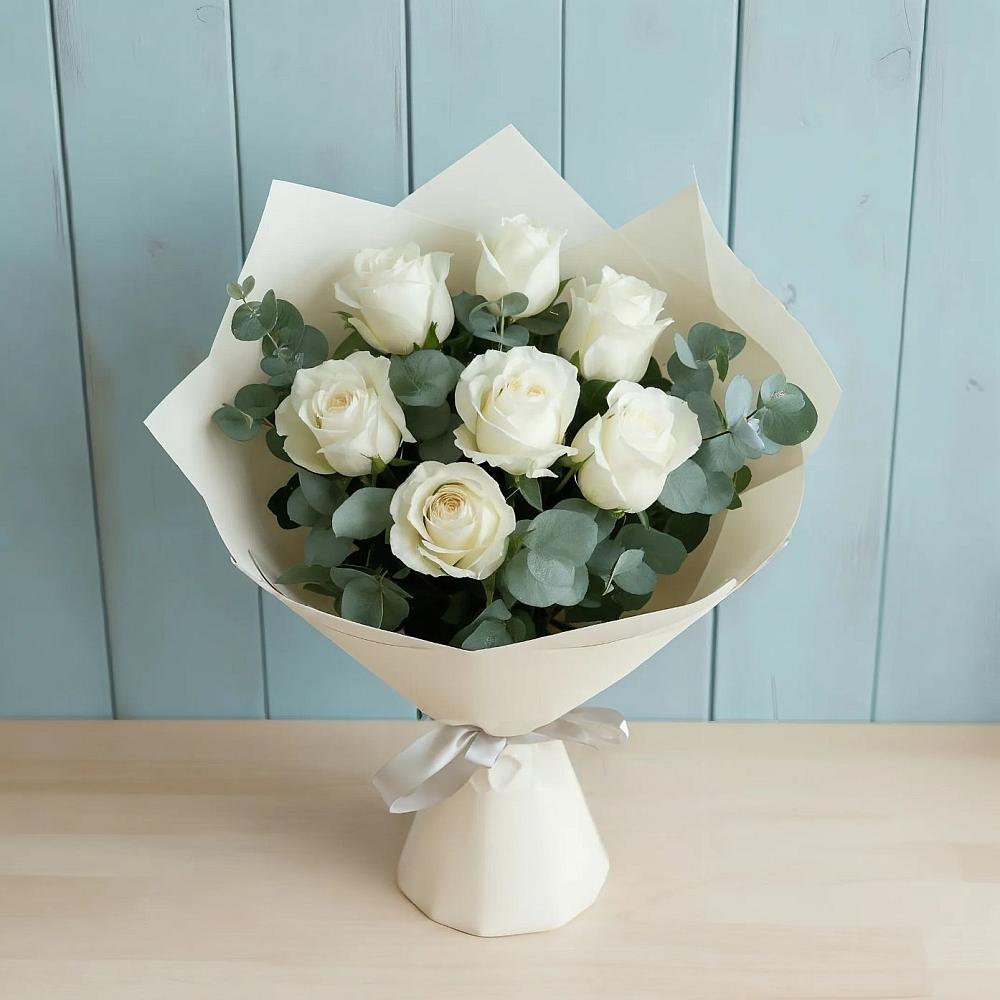 Букет Белые розы в Эвкалипте в Губастово