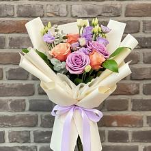 Букет цветов из:  Лизиантусы и Розы #REPLACE_PRED# Губастово