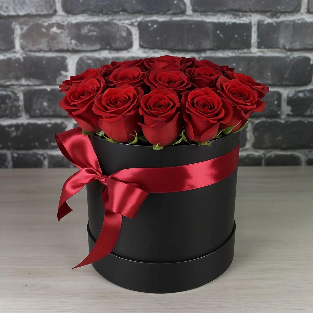 Цветочная композиция из Розы в шляпной коробке в Губастово