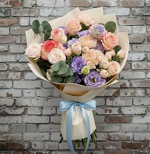 Букет цветов из:  Розы, Лизиантусы и Гвоздики #REPLACE_PRED# Губастово