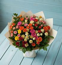 Букет Микс из разноцветных кустовых роз в Губастово